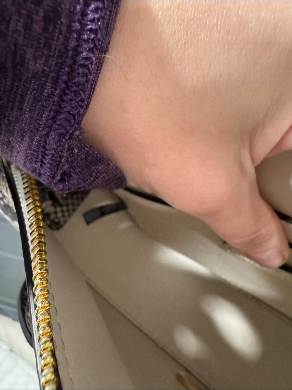 Michael Kors Emilia Half Moon Animal Print - Picture 15 of 15